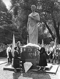 Unveiling the statue of Lesya Ukrainka